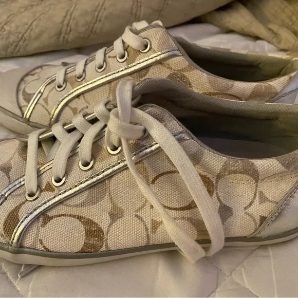 Coach low top signature sneakers size 9 - Picture 2 of 7